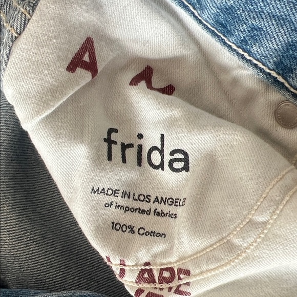 AMO Blue Denim with Red Label - Picture 3 of 4